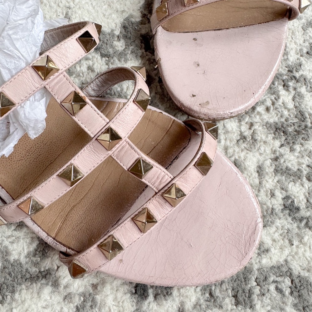 Valentino Garavani Pink Rockstud Leather Slide Sandals - Picture 10 of 12